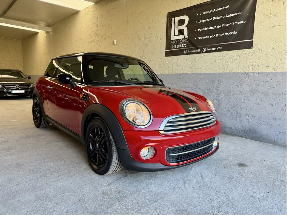 Mini Cooper D 1.6d 112cv - Desde 145€ Mês