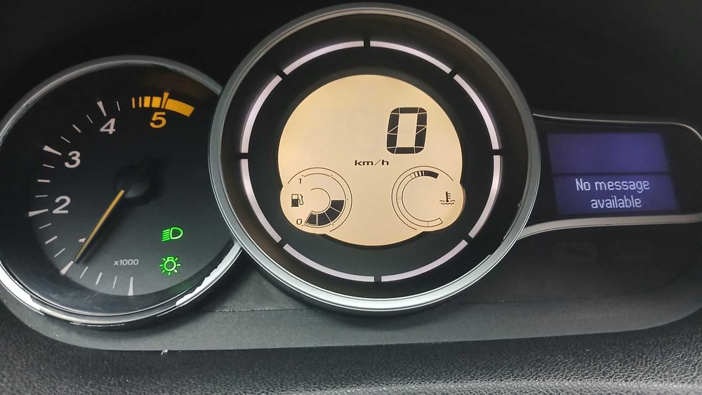 Renault MEGANE 3, хороший стан не ушатаний корч.