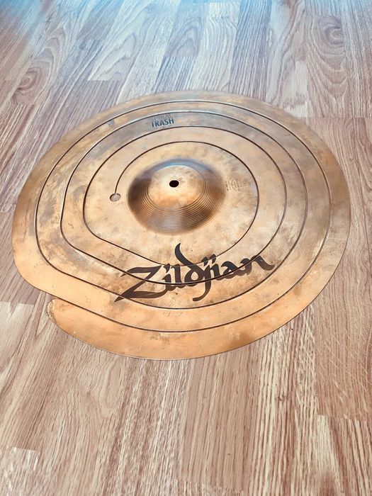 Prato Zildjian 18" FX Spiral Trash Effects Cymbal