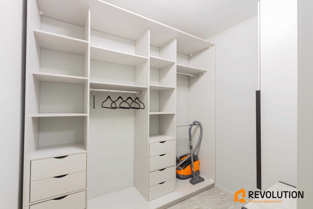 БЕЗ комісії. Оренда 1 км + кухня студія. ЖК Manhattan city. Генератор. 7 поверх
