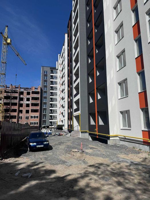 Супер МІСЦЕ, зданий будинок, вул.Інститутська 1к, середній поверх