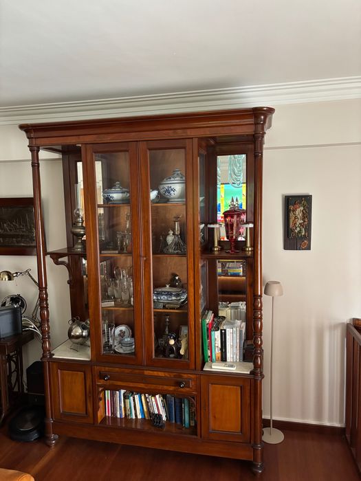Móvel de Sala em Pau Santo