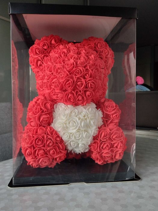 Czerwony miś z różyczek wys.45 cm nowy