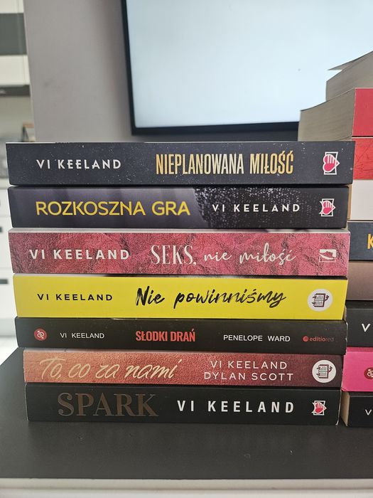 VI Keeland książki