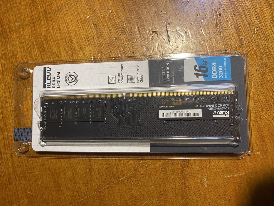 Memoria RAM 16GB DDR4 3200 Klevv - Nova - embalagem selada