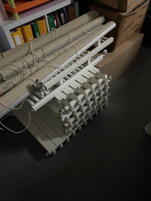 Estores de rolo em tecido micro-perfurado beje translúcido