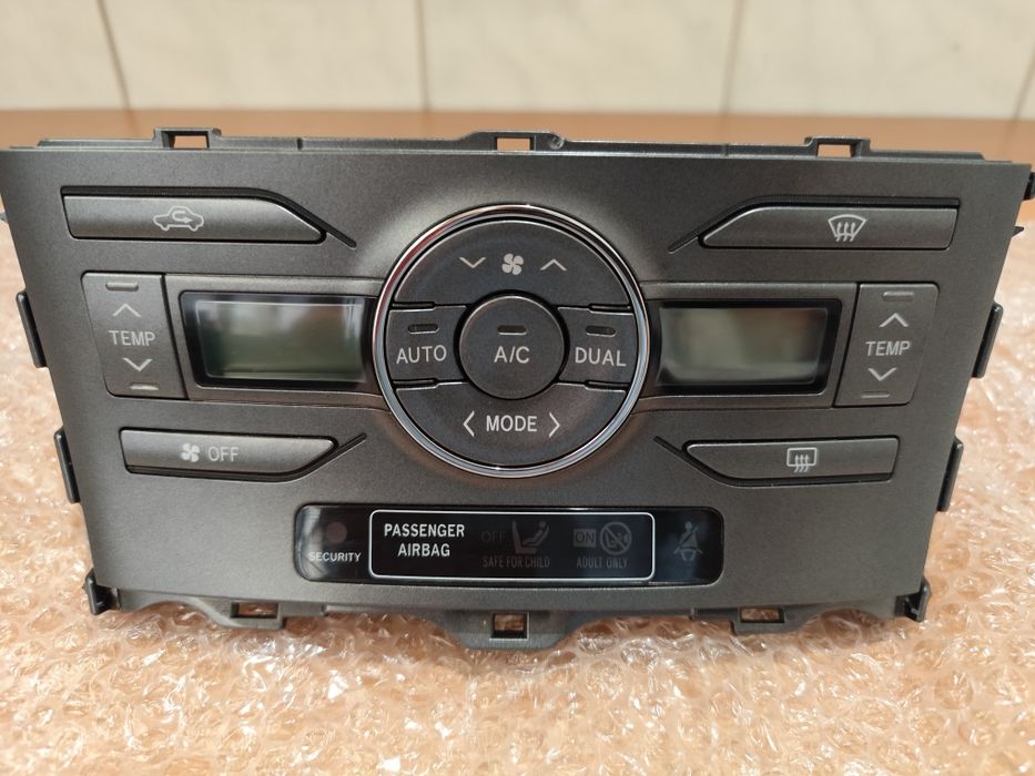Panel klimatyzacji Toyota Auris