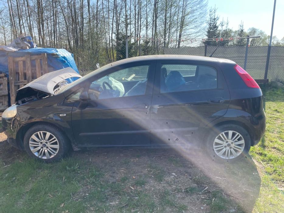 Fiat grande punto 2007r . Uszkodzony