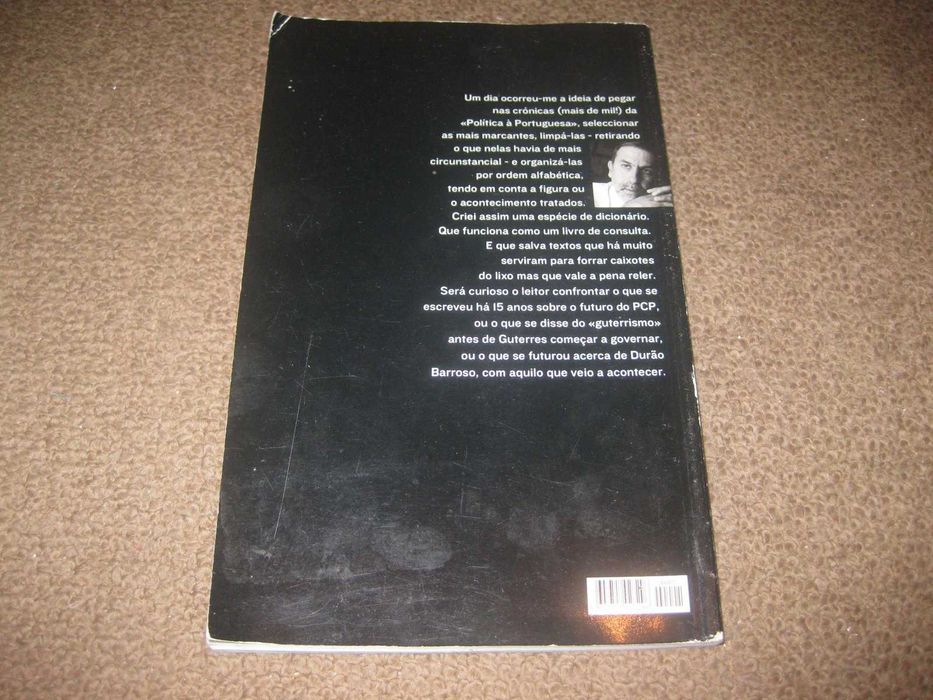 Livro "Dicionário Político á Portuguesa" de José António Saraiva