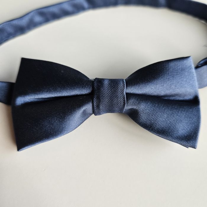 Mucha muszka RESERVED chłopięca dziecięca granatowa jak nowa