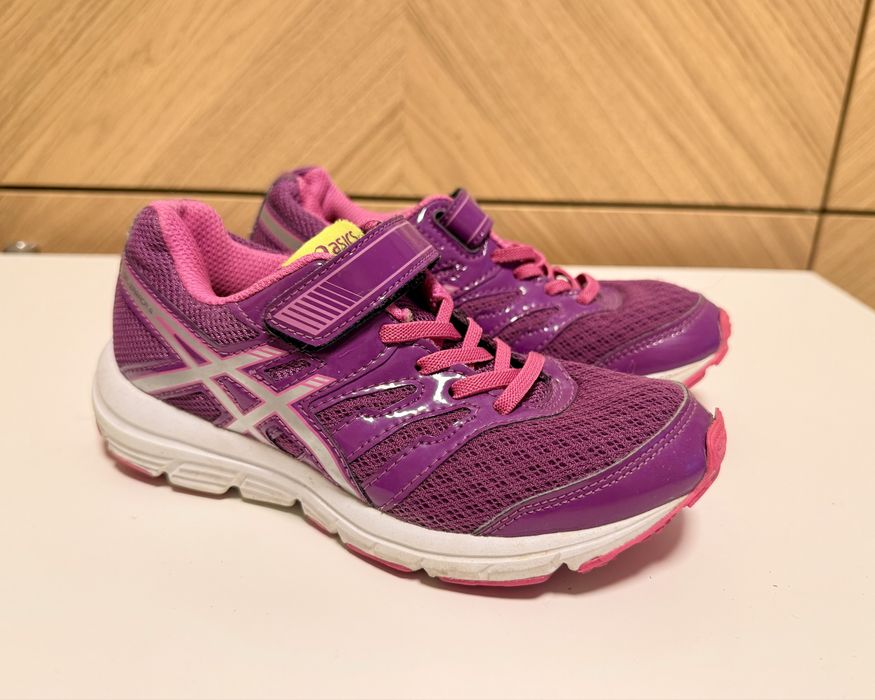 Buty sportowe typu adidasy marki ASICS rozm. 31,5