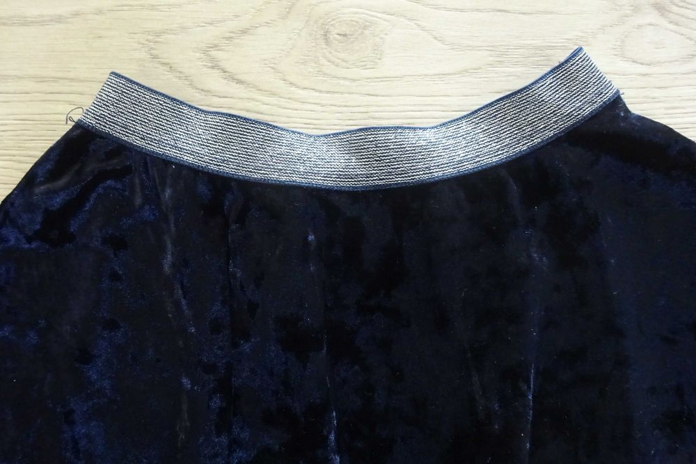 Elegancka ciemnogranatowa spódniczka Coccodrillo, r. 92/98