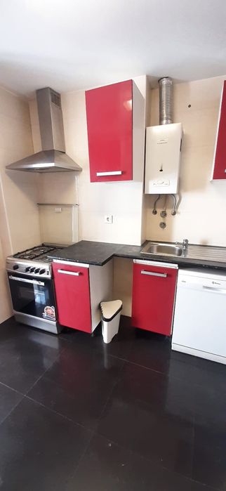 Quarto de CASAL,Janela grande. Metro Alto Moinhos. Lisboa. Caução