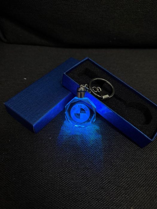Brelok BMW LED kolory nowy prezent