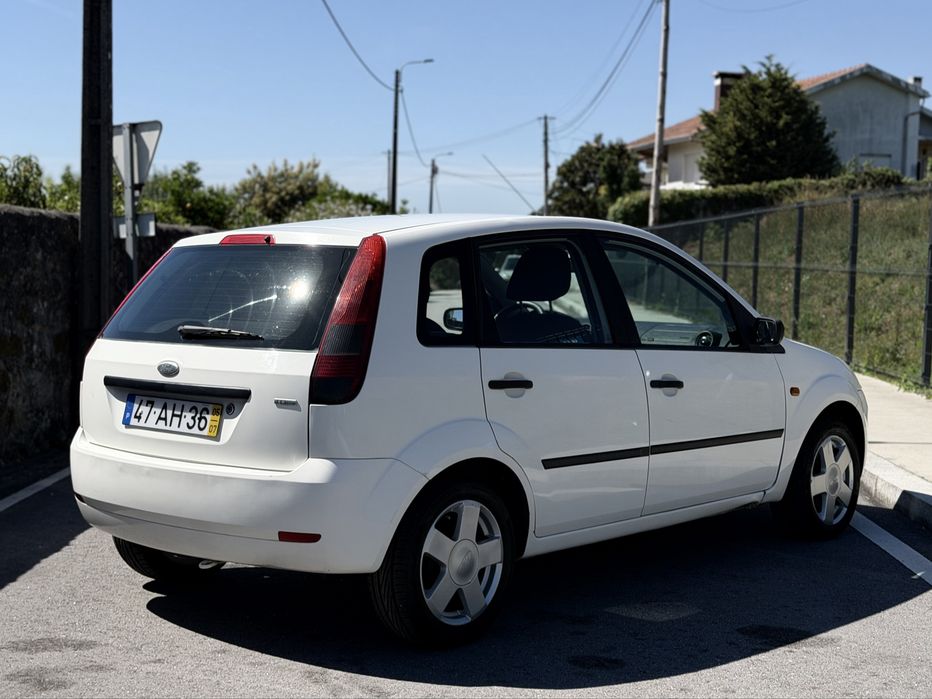 Ford Fiesta 1.4 TDCi Nacional – Económico e Fiável