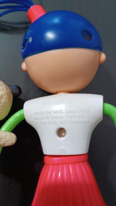 Figura coleção da Macdonald. 2002