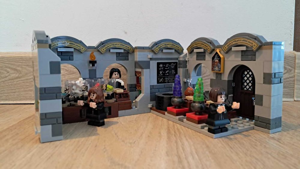 LEGO 76431 Harry Potter - Zamek Hogwart: Zajęcia z eliksirów