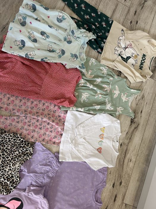 Одяг для дівчинки 98-104 см