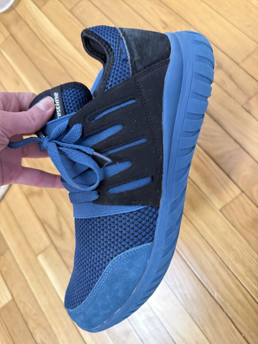 Кросівки  нові