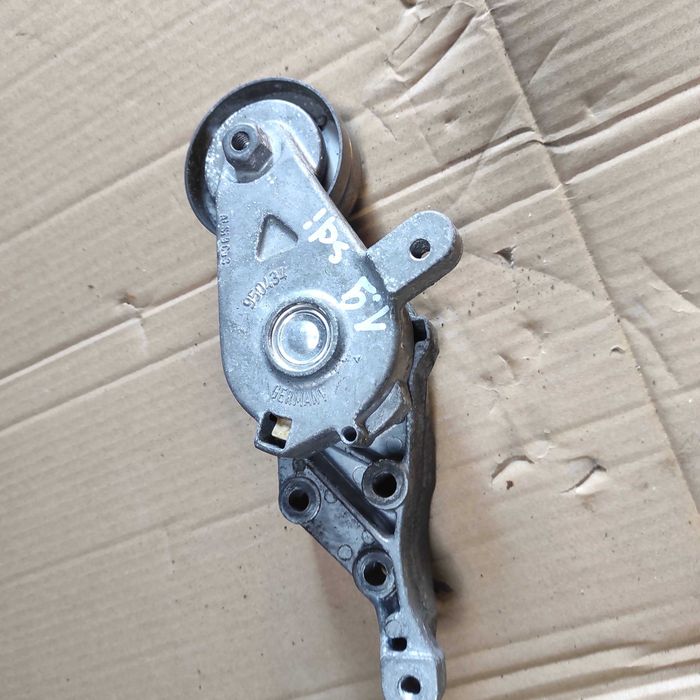 Napinacz Paska  Vw Golf IV Bora 1,9 TDI SDI