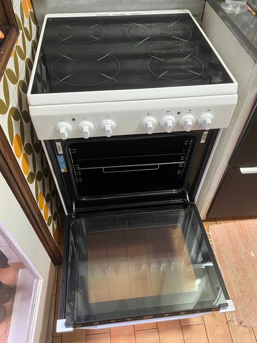 Fogão elétrico INDESIT