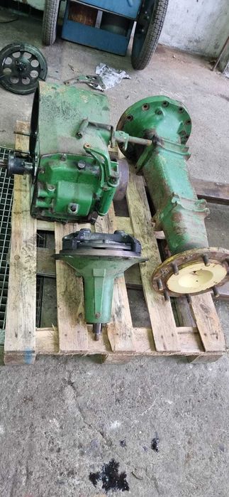 Skrzynia biegów przedni most sprzęgło hamulce kombajnu John Deere 330