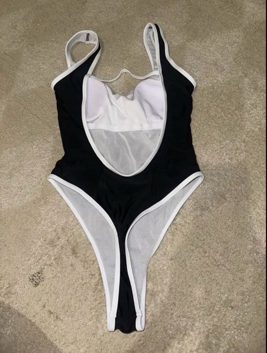 Купальник жіночий з чашками