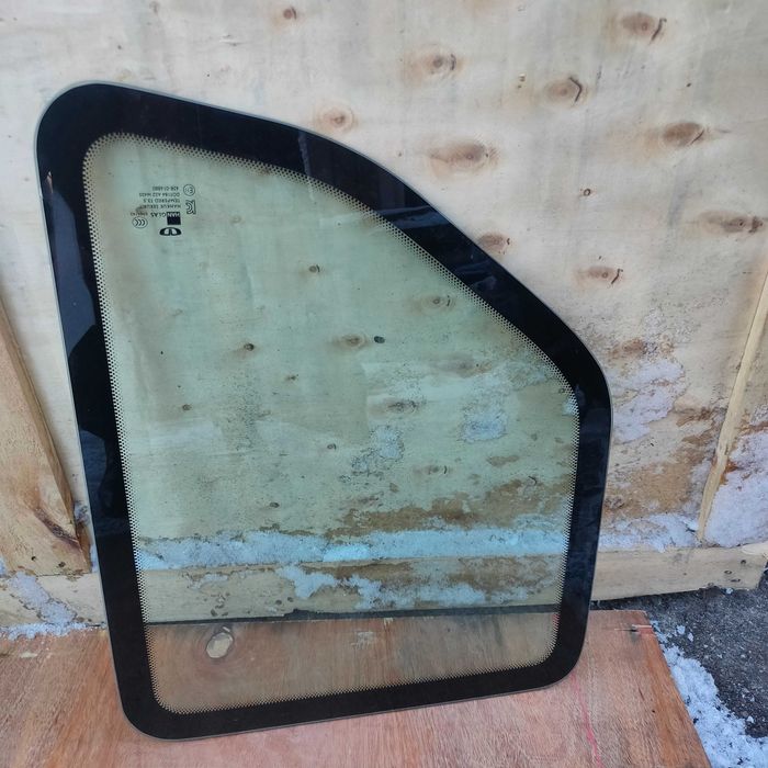 Скло кабіни Стекло на Daewoo Novus SE Деу Новус