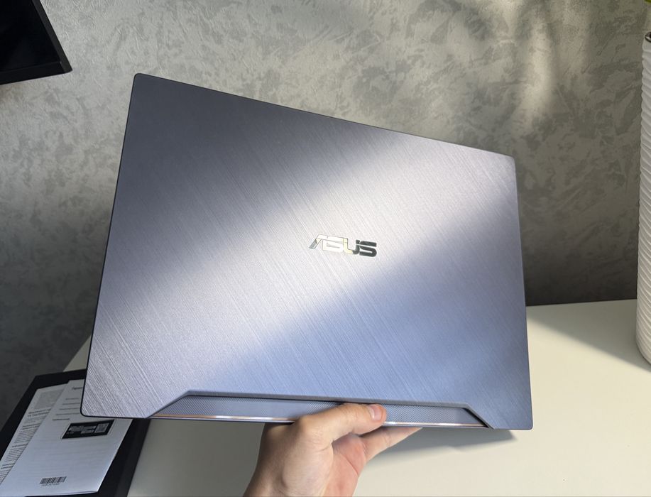 Asus StudioBook/RTX2060-6GB/SSD 1TB/i7/16GB/Ноутбук.