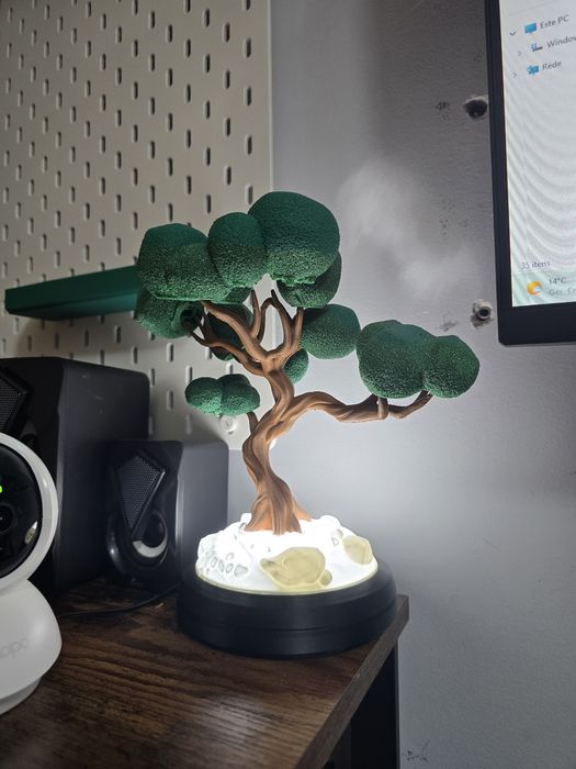 Luminária em forma de bonsai