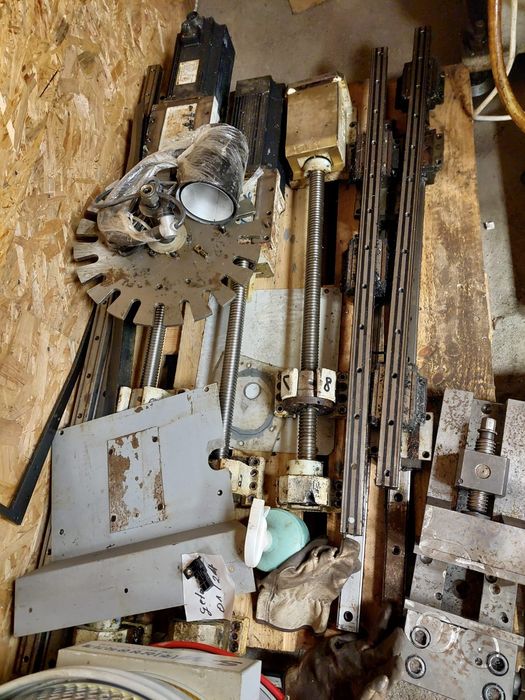 Комплектуючі і запчастини до верстатів Haas