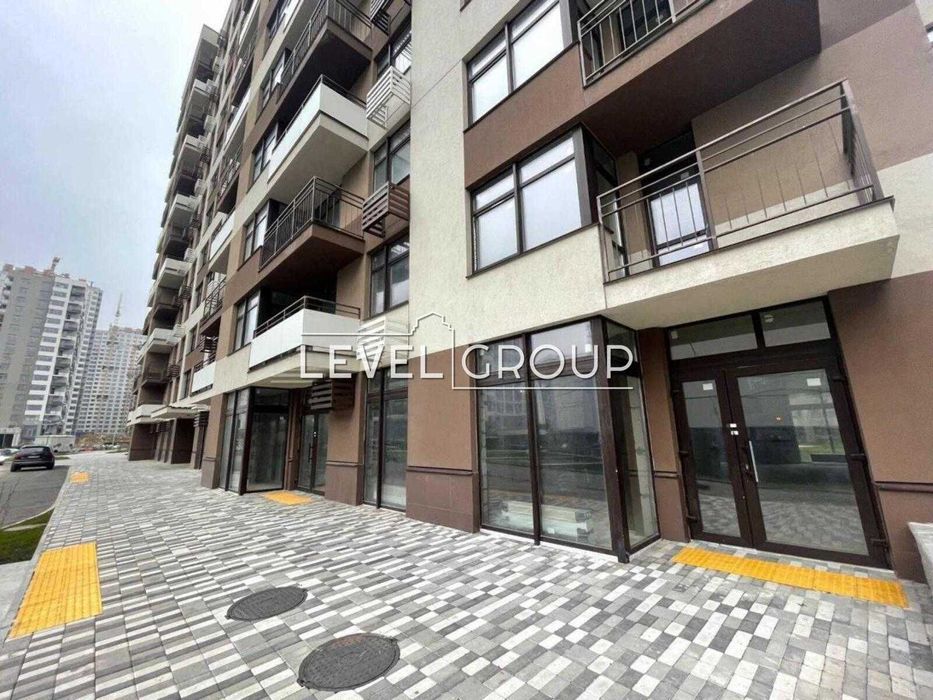 Продаж фасадного комерційного приміщення  ЖК Варшавський 1