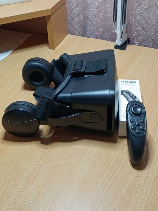 VR очки J20 с наушниками  и  джойстиком