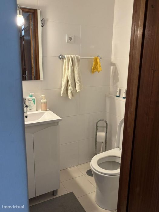Quarto - localizado em Senhora da Hora Porto