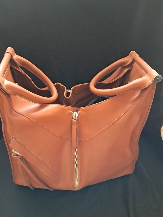 Чудова містка сумка