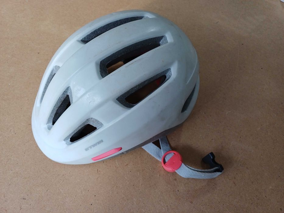 Capacete BTWIN Senhora – Excelente Estado, Oportunidade!