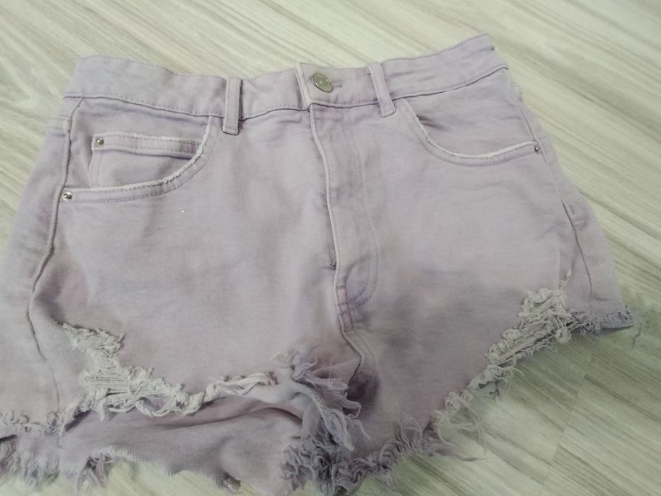 Krótkie spodenki Cropp 38