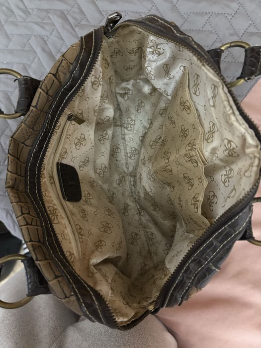 Mala vintage da guess de a muitos anos mas perfeita e nova