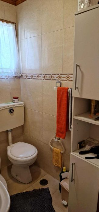 Moradia T2 em Condomínio Fechado Piscina, Segur. 24h e a 2min da Praia