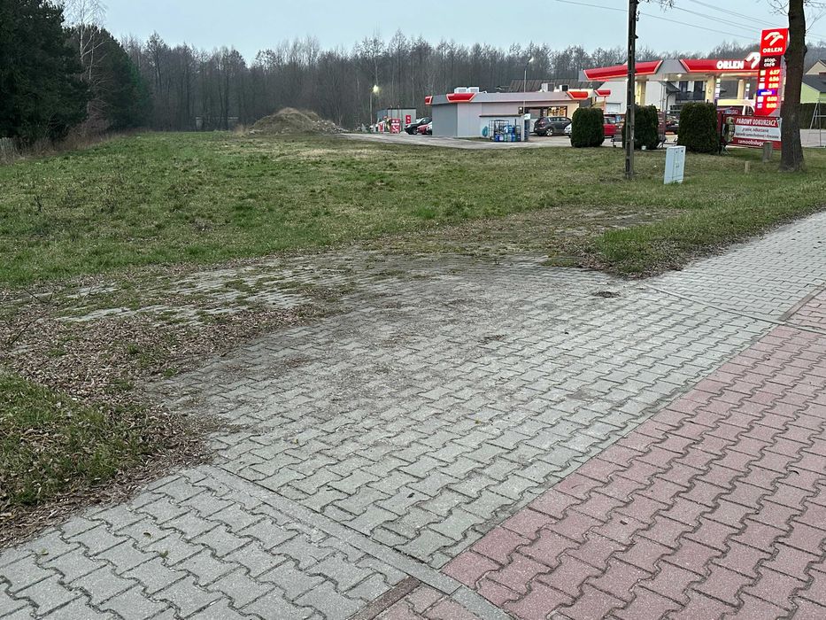 Działka inwestycyjna obok stacji paliw Orlen , droga krajowa 48.