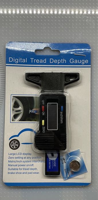 Miernik elektroniczny głębokości bieżnika