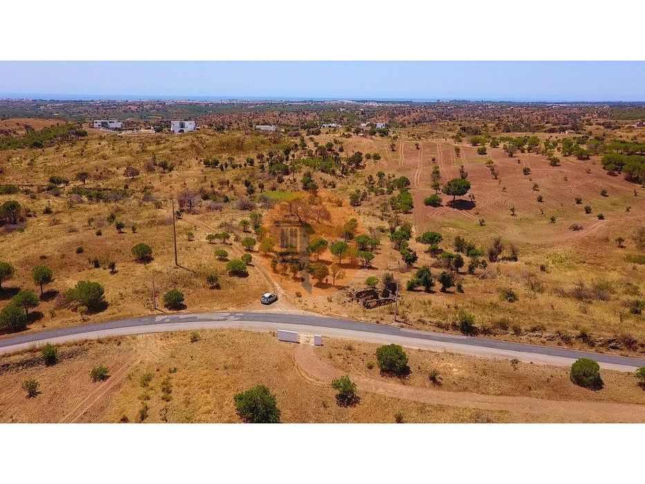 Ruina Com Terreno - Com Pip Aprovado Para Moradia T3 Com Piscina - ...