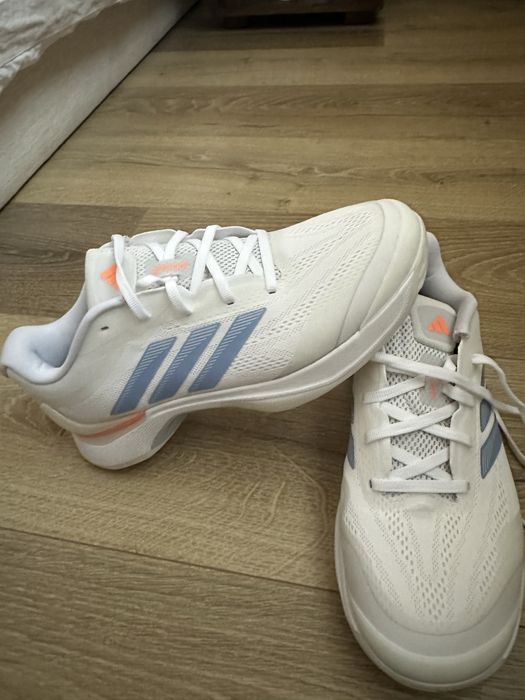 Sapatilhas Adidas Avanccourt 3 para tenis ou padel (nunca usadas)