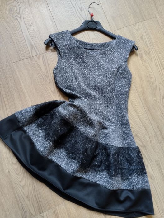 Piękna piankowa sukienka