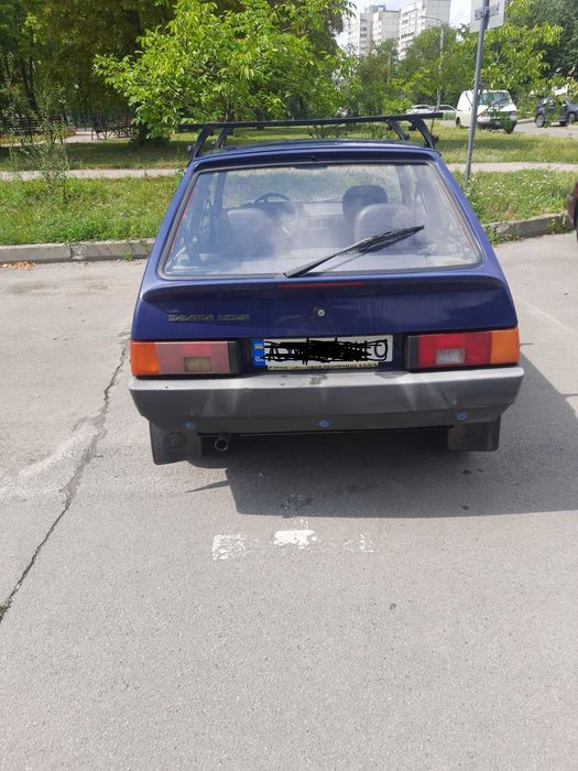 автомобіль Таврія 1102