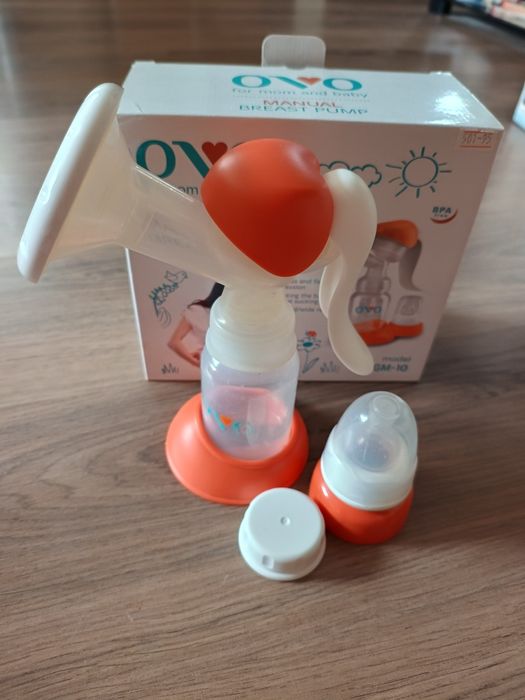 Механічний молоковідсмоктувач + пляшечки lovi, AVENT