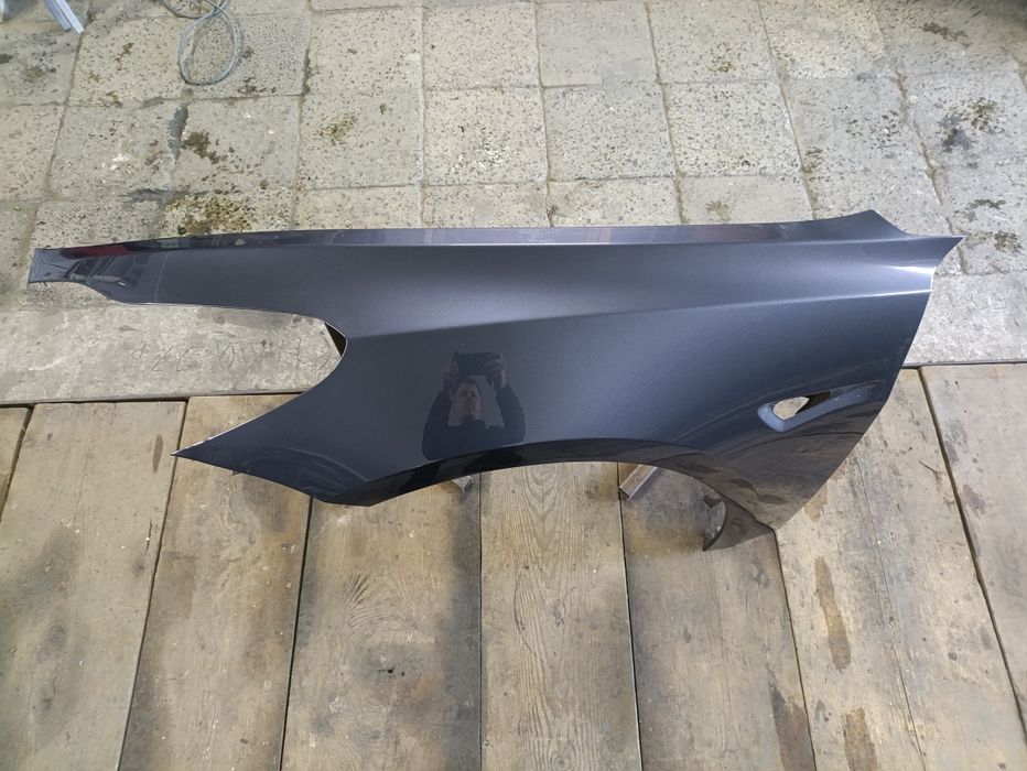 Крило переднє Тесла 3