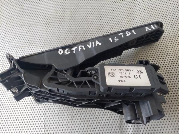 Pedal do acelerador SKODA Octavia II Hatchback (1Z3)