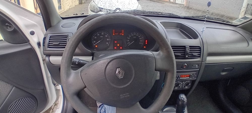 Renault clio comercial 2008