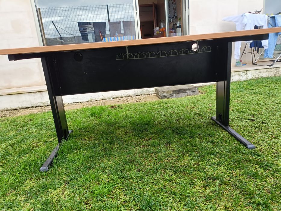 Vendo 3 secretárias iguais